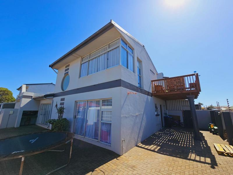 5 Bedroom Property for Sale in Jeffreys Bay Eastern Cape